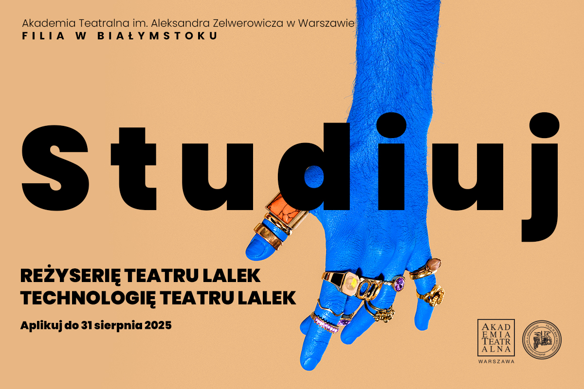 Grafika przedstawiająca pomalowaną na niebiesko męską dłoń ze złotymi pierścionkami na wszystkich palcach i duży napis "studiuj".
